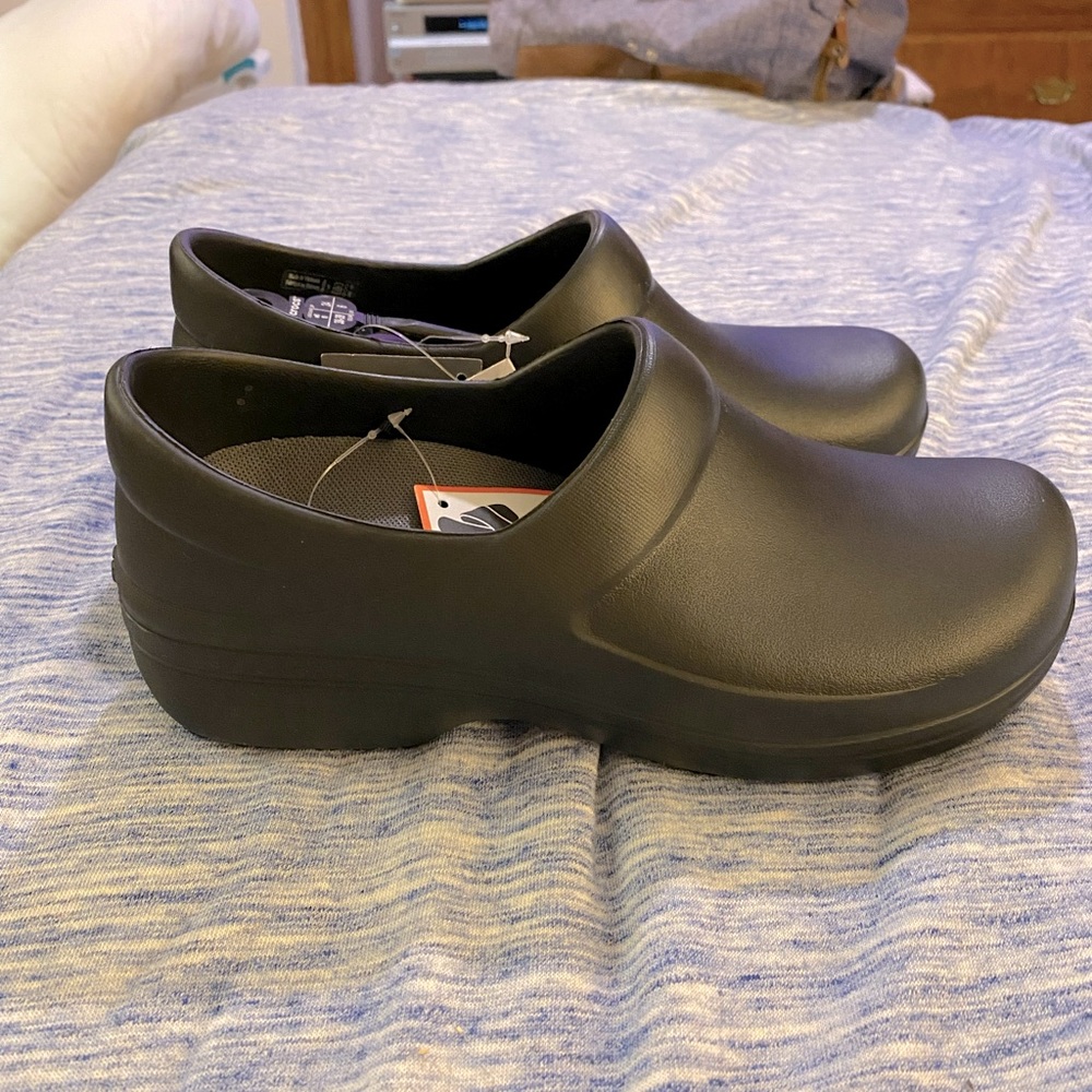 Crocs Womens Nursing Clogs Size 8